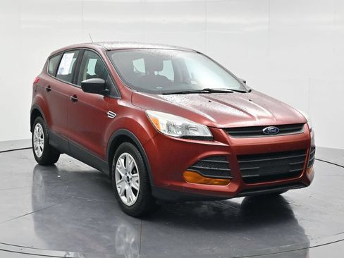Used 2016 Ford Escape S FWD image 3