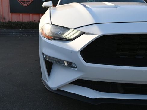 Used 2018 Ford Mustang GT image 3