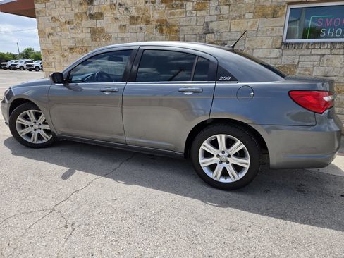 Used 2013 Chrysler 200 Touring w/ S Exterior Appearance Pkg image 3