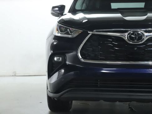 Used 2022 Toyota Highlander Limited AWD/4WD image 6