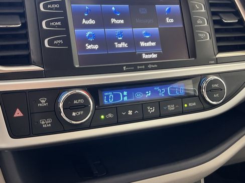 Used 2019 Toyota Highlander Plus AWD/4WD image 22
