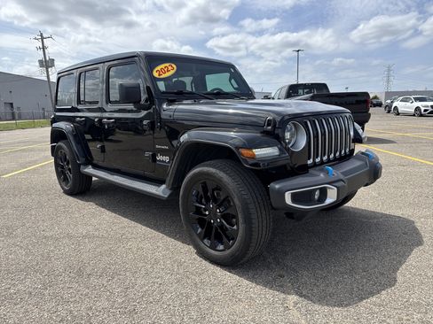 Used 2023 Jeep Wrangler Sahara w/ Cold Weather Group image 4