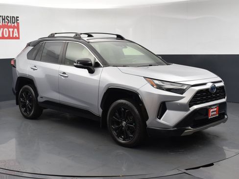 Used 2023 Toyota RAV4 XSE AWD/4WD image 6