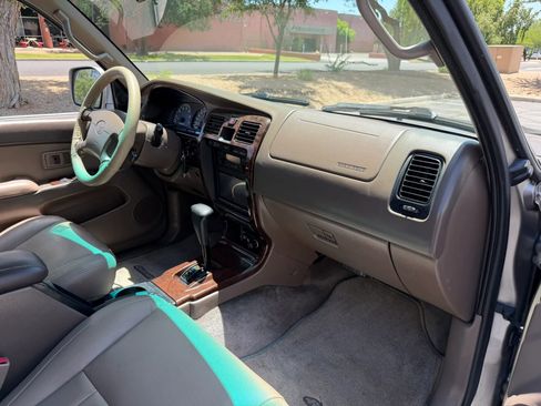 Used 2001 Toyota 4Runner Limited RWD image 11