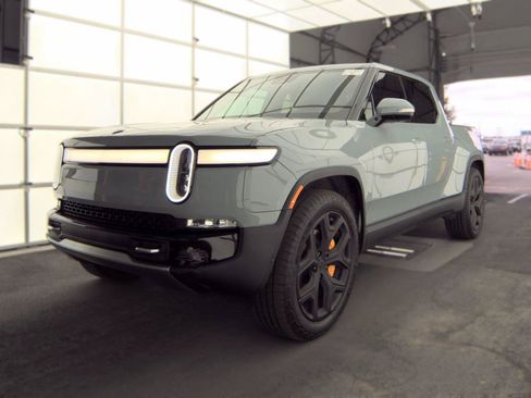 Used 2022 Rivian R1T Adventure AWD/4WD image 2