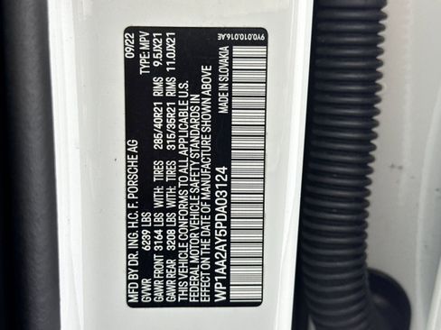 Certified 2023 Porsche Cayenne Platinum Edition image 35