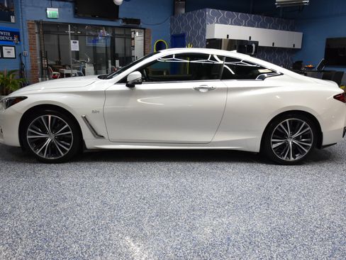 Used 2017 INFINITI Q60 2.0t image 11