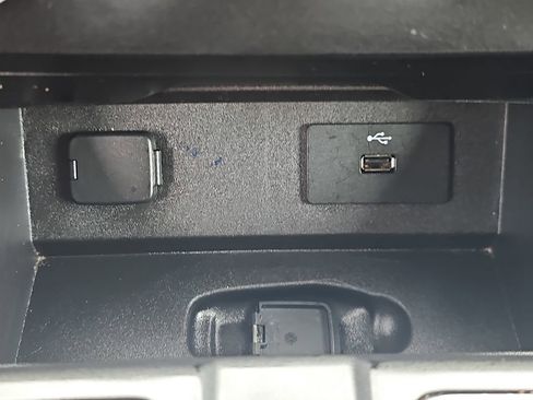 Used 2016 Ford F150 XLT w/ Trailer Tow Package image 25