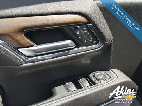 Used 2024 Chevrolet Silverado 2500 High Country w/ High Country Premium Package AWD/4WD image 19