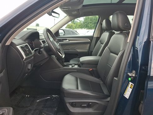 Used 2023 Volkswagen Atlas SE w/ Panoramic Sunroof Package AWD/4WD image 16