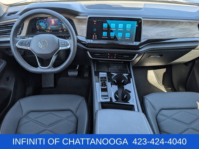 Used 2024 Volkswagen Atlas SE w/ Black Wheel Package FWD image 11