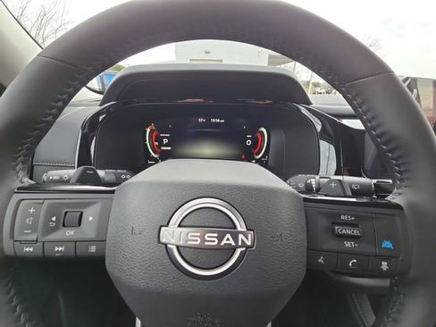 New 2026 Nissan Pathfinder SL image 25