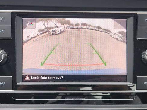 Used 2024 Volkswagen Jetta SE image 15