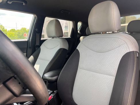 Used 2014 Kia Soul + FWD image 22