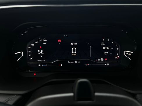 Used 2023 GMC Yukon XL Denali image 12