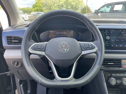 Used 2024 Volkswagen Taos SE AWD/4WD image 25