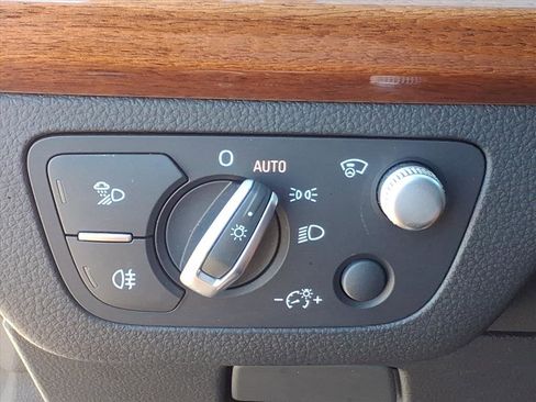 Used 2021 Audi Q5 Prestige w/ Prestige Package image 21