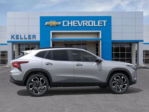 New 2026 Chevrolet Trax RS w/ Sunroof Package FWD image 5