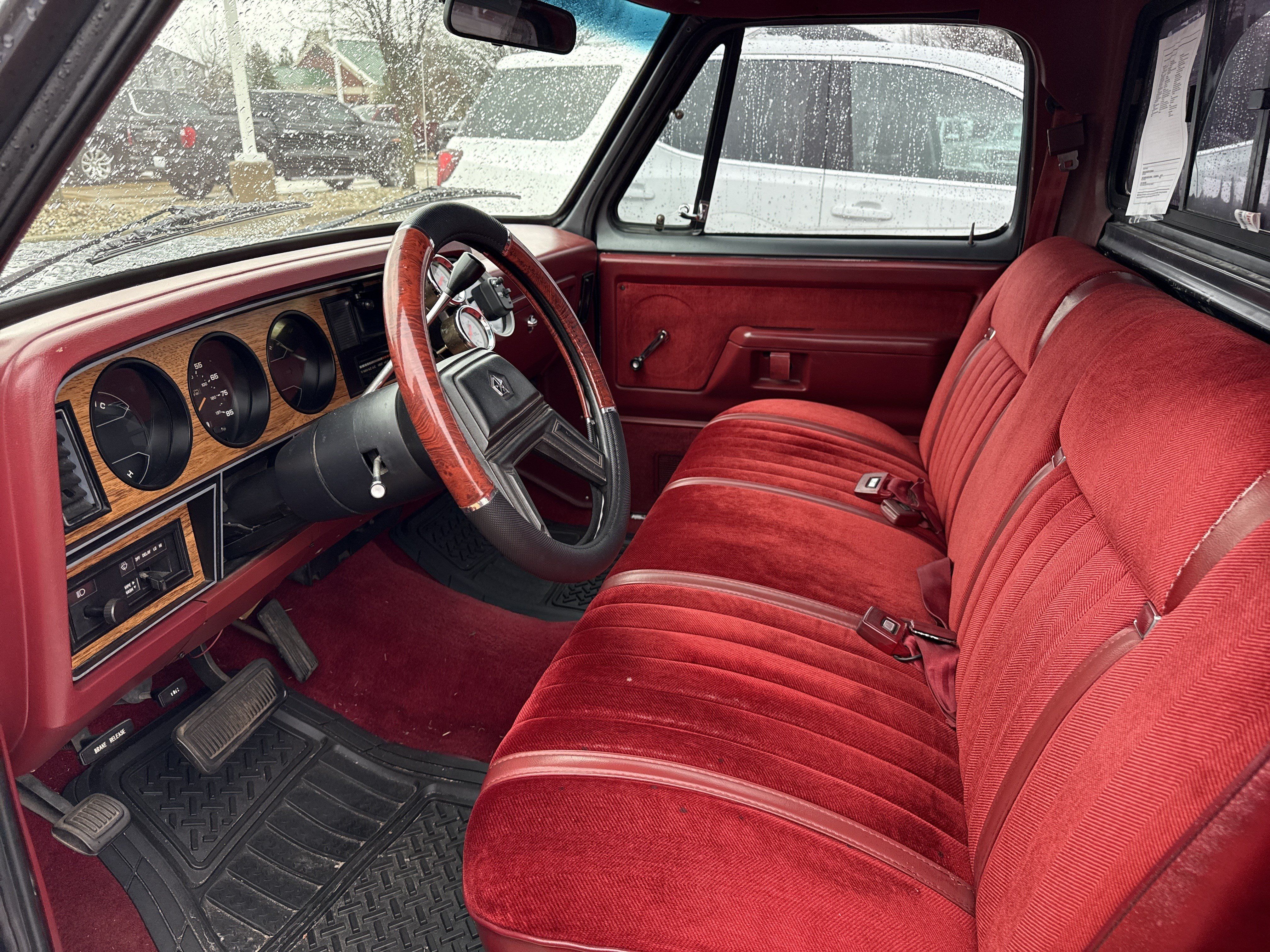 Used 1987 Dodge D/W Truck 150 RWD image 8