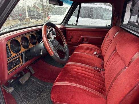 Used 1987 Dodge D/W Truck 150 image 8