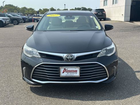 Used 2017 Toyota Avalon XLE Premium w/ All Weather Liner Package FWD image 2