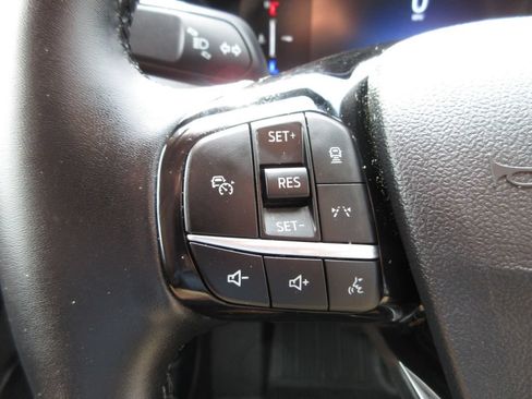 Certified 2025 Ford Escape SE FWD image 16