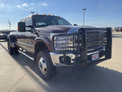 Used 2012 Ford F350 Lariat w/ Lariat Interior Pkg image 2
