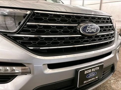Used 2023 Ford Explorer XLT w/ Equipment Group 202A AWD/4WD image 30