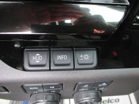 Used 2023 Chevrolet Silverado 1500 ZR2 w/ Technology Package image 17