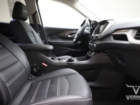 Used 2024 GMC Terrain Denali AWD/4WD image 11