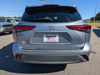 Used 2022 Toyota Highlander XLE