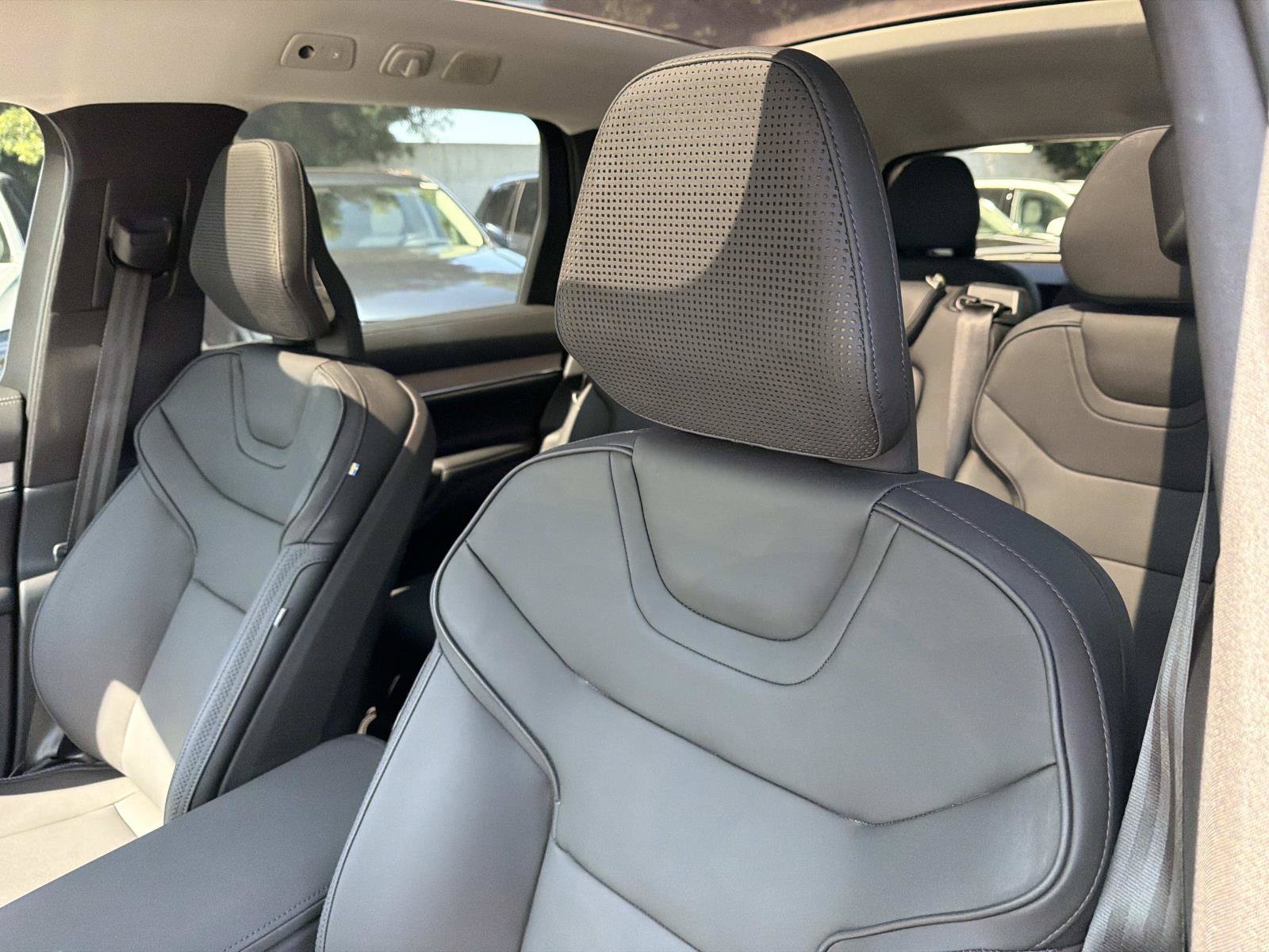 Certified 2025 Volvo EX90 Ultra AWD/4WD image 19