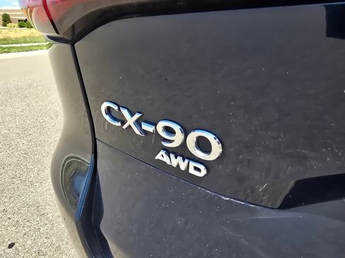 Used 2025 MAZDA CX-90 Plug-In Hybrid w/ Preferred AWD/4WD image 10