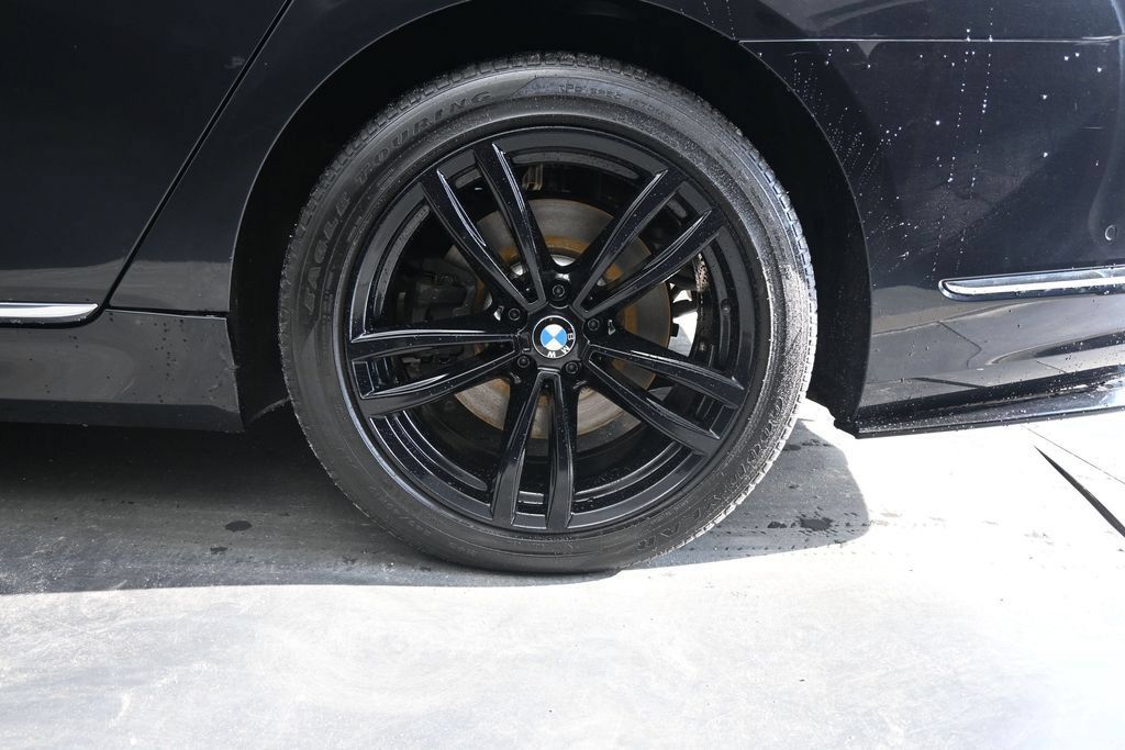 Used 2022 BMW 740i xDrive w/ Premium Package AWD/4WD image 14