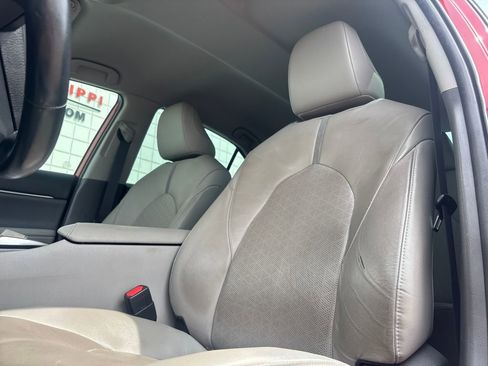 Used 2020 Toyota Camry XSE w/ Carpet Mat Package image 11