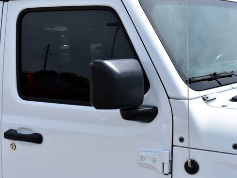 Used 2023 Jeep Wrangler Unlimited w/ Cold Weather Group AWD/4WD image 10