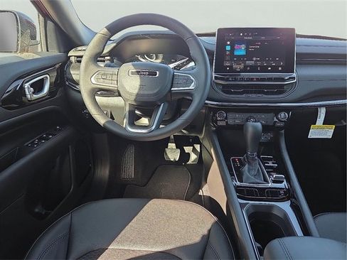 New 2026 Jeep Compass Latitude image 11