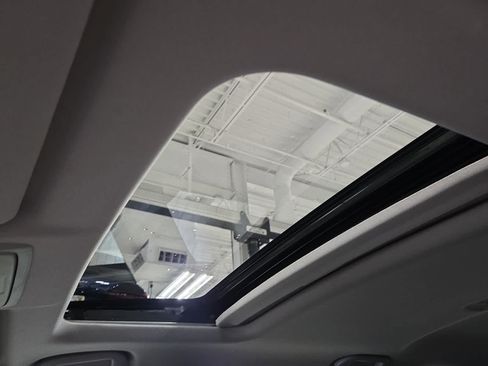 Used 2017 Honda CR-V EX image 29