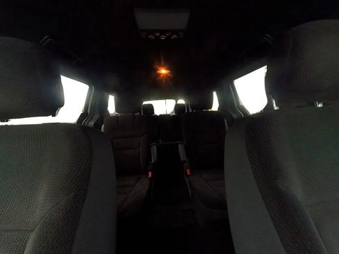 Used 2018 Dodge Grand Caravan SE FWD image 25