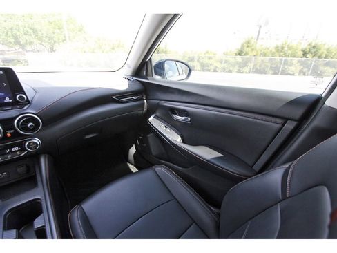 Used 2023 Nissan Sentra SR w/ SR Premium Package image 11