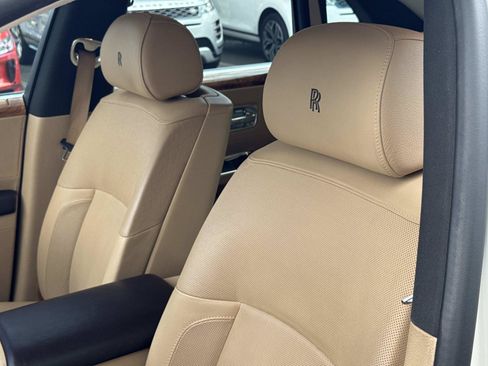 Used 2012 Rolls-Royce Ghost RWD image 36