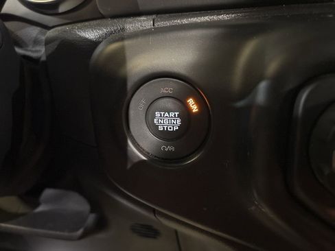 Used 2021 Jeep Wrangler Sport S image 35