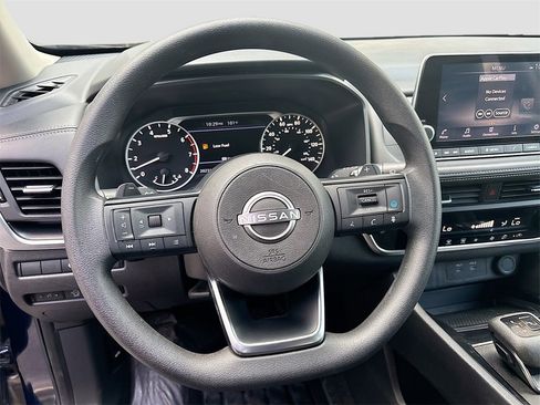 Used 2024 Nissan Rogue SV image 11