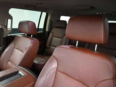 Used 2018 Chevrolet Suburban Premier AWD/4WD image 12