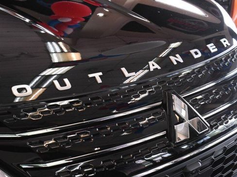 Used 2025 Mitsubishi Outlander SEL AWD/4WD image 7