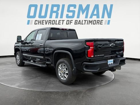 Used 2024 Chevrolet Silverado 2500 High Country image 4