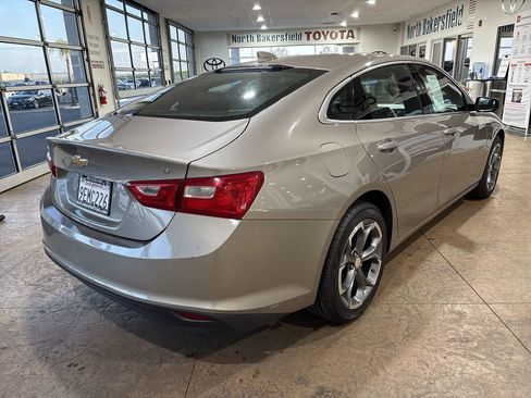 Used 2023 Chevrolet Malibu LT image 2