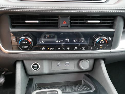 Certified 2023 Nissan Rogue SV w/ SV Premium B Package AWD/4WD image 23