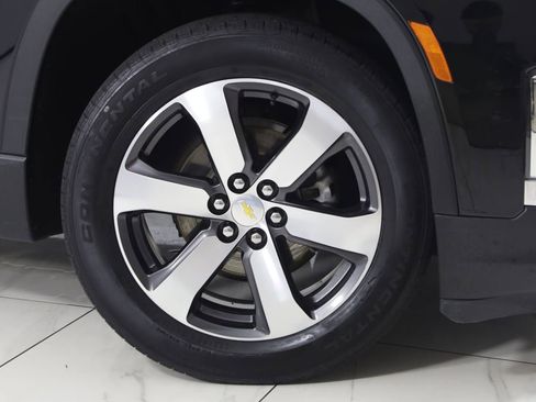 Used 2023 Chevrolet Traverse LT w/ LT Premium Package AWD/4WD image 16