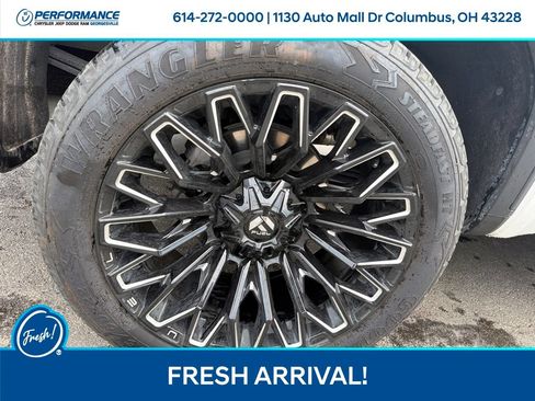Used 2023 GMC Sierra 1500 Denali AWD/4WD image 25